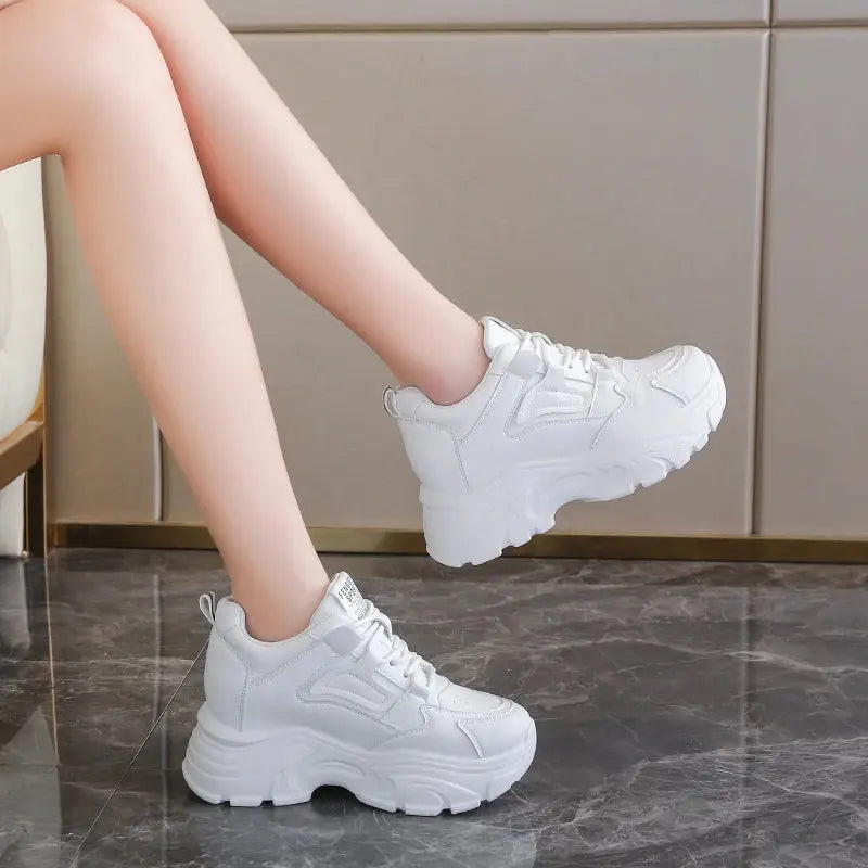 Weiße Plateau-Turnschuhe für Frauen, vulkanisierte Schnürschuhe mit dickem Boden, Pu-Leder, atmungsaktiv, Frühling 2024 MedSurgery Store For Digital Health