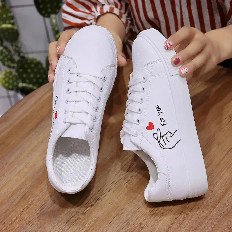 Modische weiße atmungsaktive Laufschuhe für Frauen, neue Freizeitschuhe mit Schnürsenkeln und gestickten Blumen für Frühling und Herbst MedSurgery Store For Digital Health