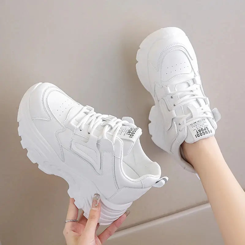 Weiße Plateau-Turnschuhe für Frauen, vulkanisierte Schnürschuhe mit dickem Boden, Pu-Leder, atmungsaktiv, Frühling 2024 MedSurgery Store For Digital Health