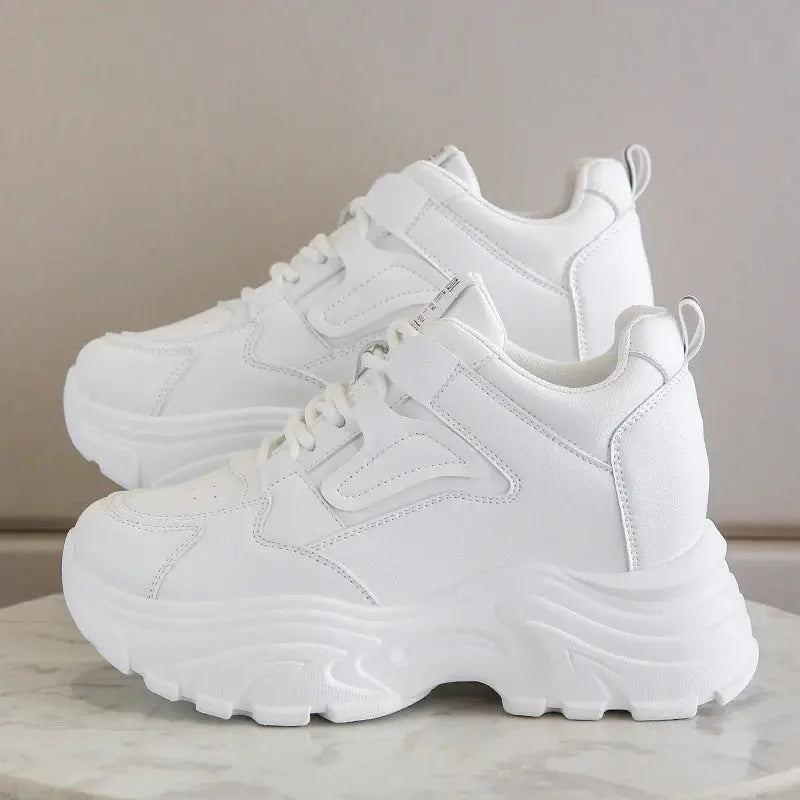 Weiße Plateau-Turnschuhe für Frauen, vulkanisierte Schnürschuhe mit dickem Boden, Pu-Leder, atmungsaktiv, Frühling 2024 MedSurgery Store For Digital Health