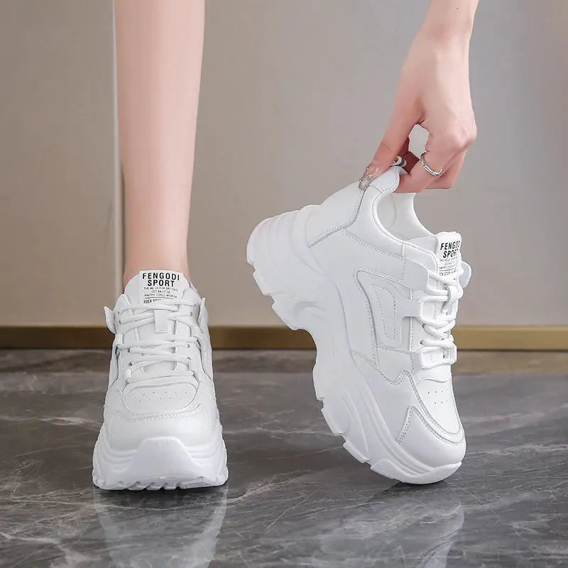 Weiße Plateau-Turnschuhe für Frauen, vulkanisierte Schnürschuhe mit dickem Boden, Pu-Leder, atmungsaktiv, Frühling 2024 MedSurgery Store For Digital Health