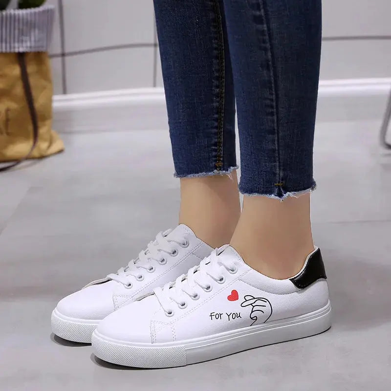 Modische weiße atmungsaktive Laufschuhe für Frauen, neue Freizeitschuhe mit Schnürsenkeln und gestickten Blumen für Frühling und Herbst MedSurgery Store For Digital Health