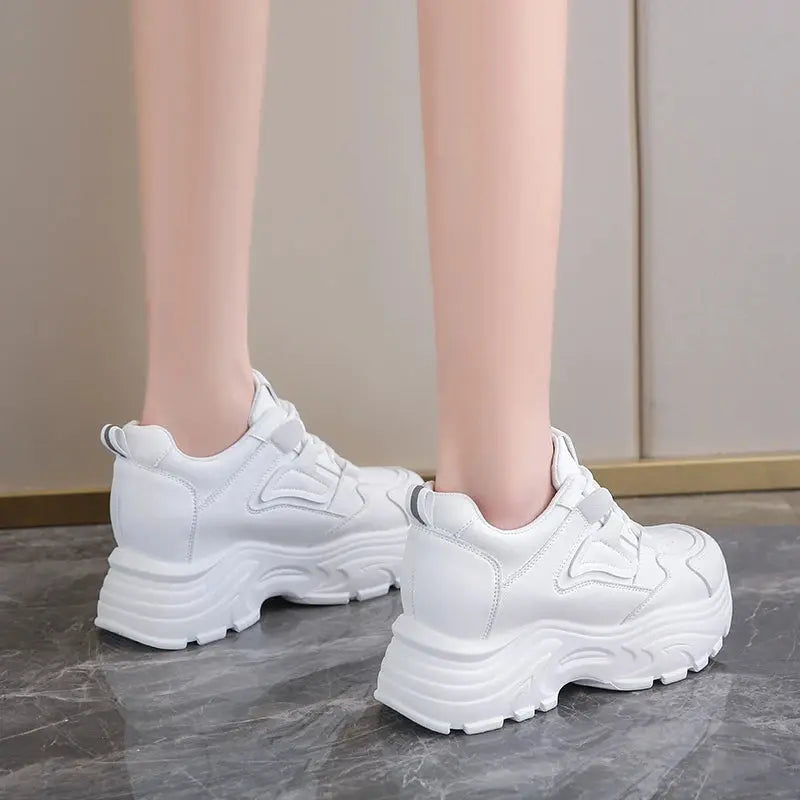 Weiße Plateau-Turnschuhe für Frauen, vulkanisierte Schnürschuhe mit dickem Boden, Pu-Leder, atmungsaktiv, Frühling 2024 MedSurgery Store For Digital Health