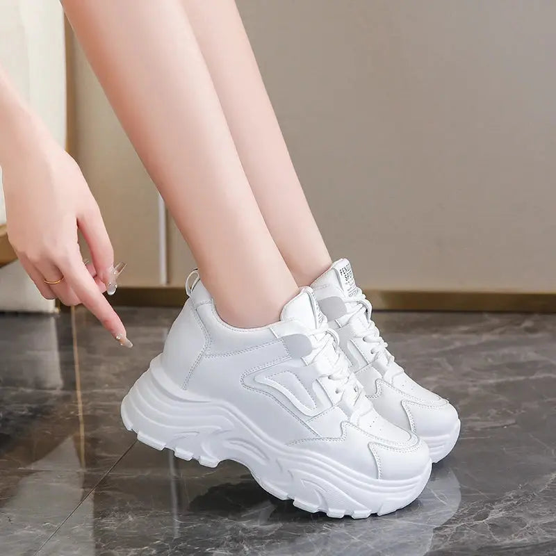 Weiße Plateau-Turnschuhe für Frauen, vulkanisierte Schnürschuhe mit dickem Boden, Pu-Leder, atmungsaktiv, Frühling 2024 MedSurgery Store For Digital Health