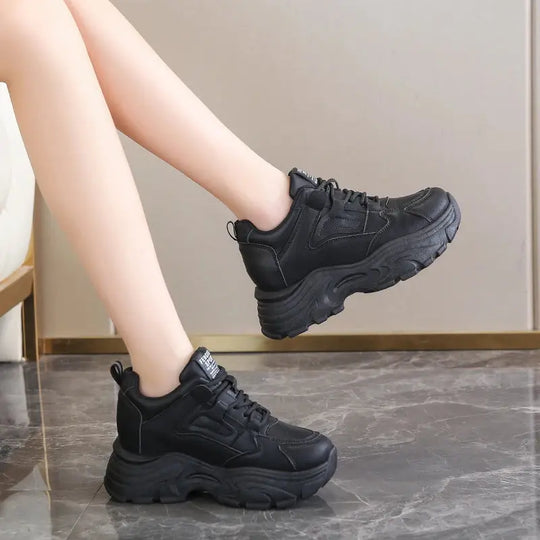 Weiße Plateau-Turnschuhe für Frauen, vulkanisierte Schnürschuhe mit dickem Boden, Pu-Leder, atmungsaktiv, Frühling 2024 MedSurgery Store For Digital Health
