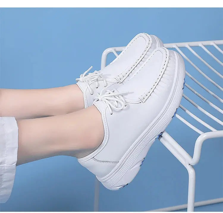 STRONGSHEN, weiße Plateauschuhe, Krankenpflegeschuhe für Frauen, leichte und bequeme Freizeitschuhe für die Arbeit, modische Slipper für Frauen MedSurgery Store For Digital Health
