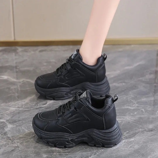 Weiße Plateau-Turnschuhe für Frauen, vulkanisierte Schnürschuhe mit dickem Boden, Pu-Leder, atmungsaktiv, Frühling 2024 MedSurgery Store For Digital Health