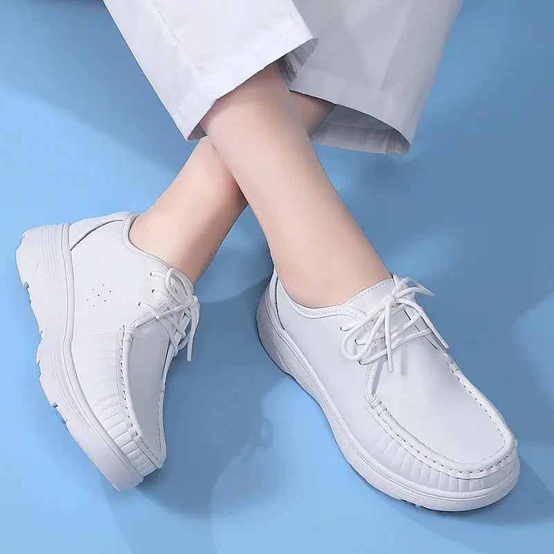 STRONGSHEN, weiße Plateauschuhe, Krankenpflegeschuhe für Frauen, leichte und bequeme Freizeitschuhe für die Arbeit, modische Slipper für Frauen MedSurgery Store For Digital Health