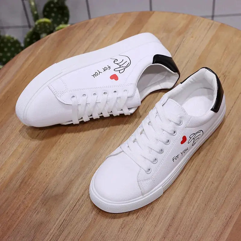Modische weiße atmungsaktive Laufschuhe für Frauen, neue Freizeitschuhe mit Schnürsenkeln und gestickten Blumen für Frühling und Herbst MedSurgery Store For Digital Health